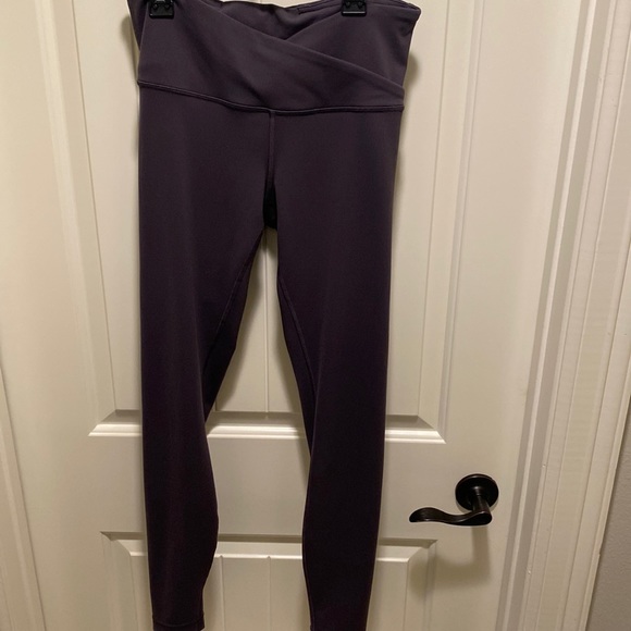 Lululemon crisscross waist leggings 8 - Picture 1 of 7